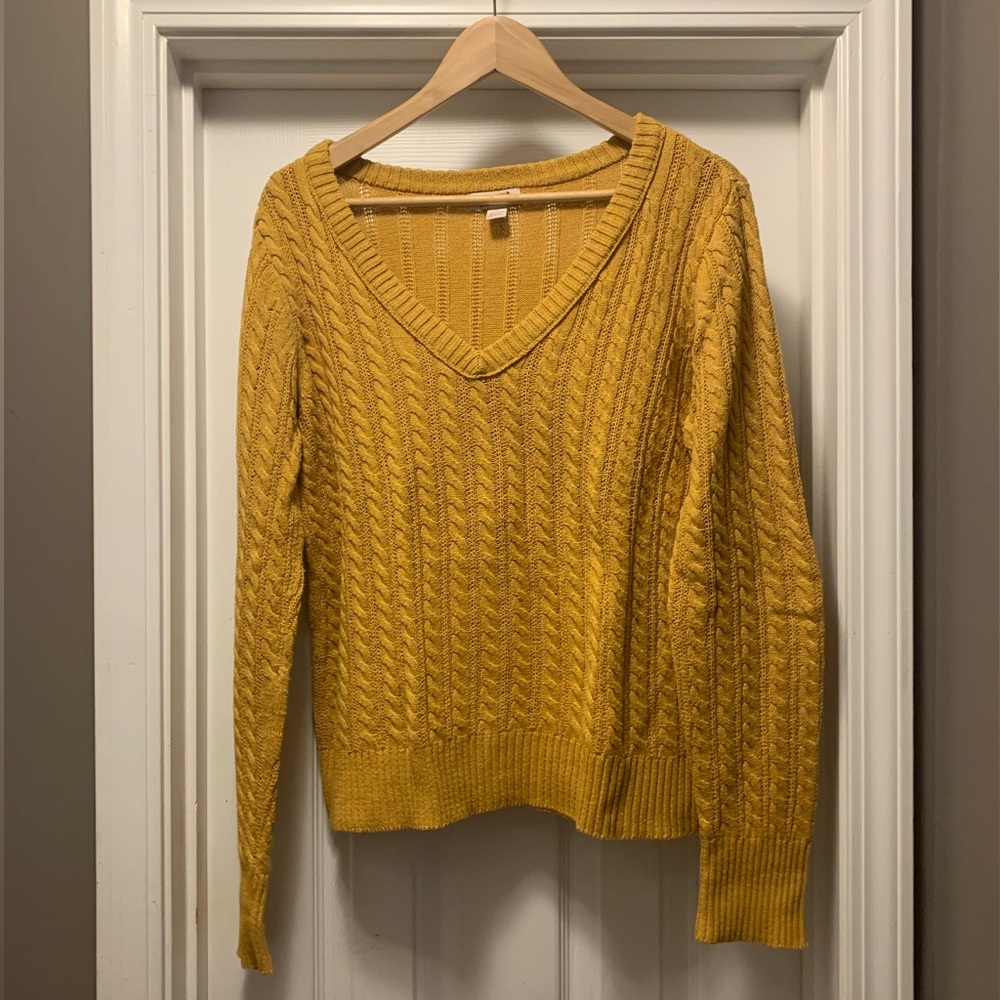 Arizona v-neck cable knit sweater | mustard